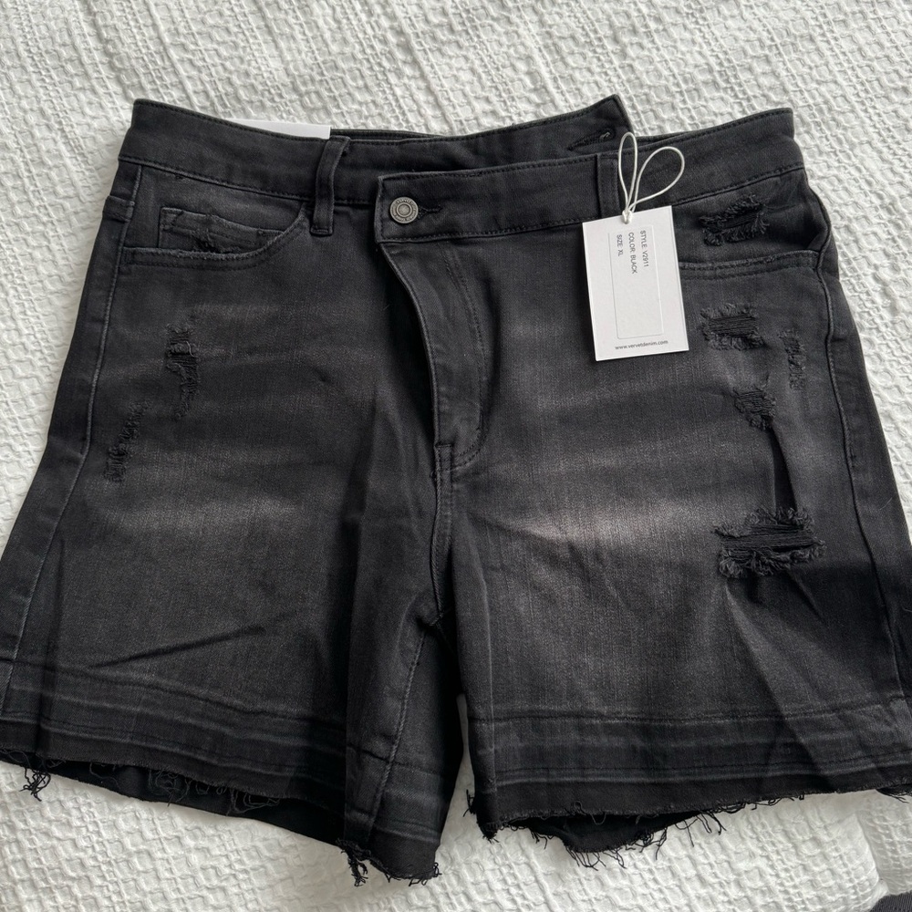 NWT Vervet xl shorts